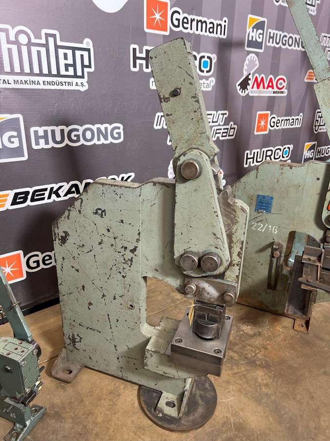 Mubea 22/16 Manual Punching Machine (13157)