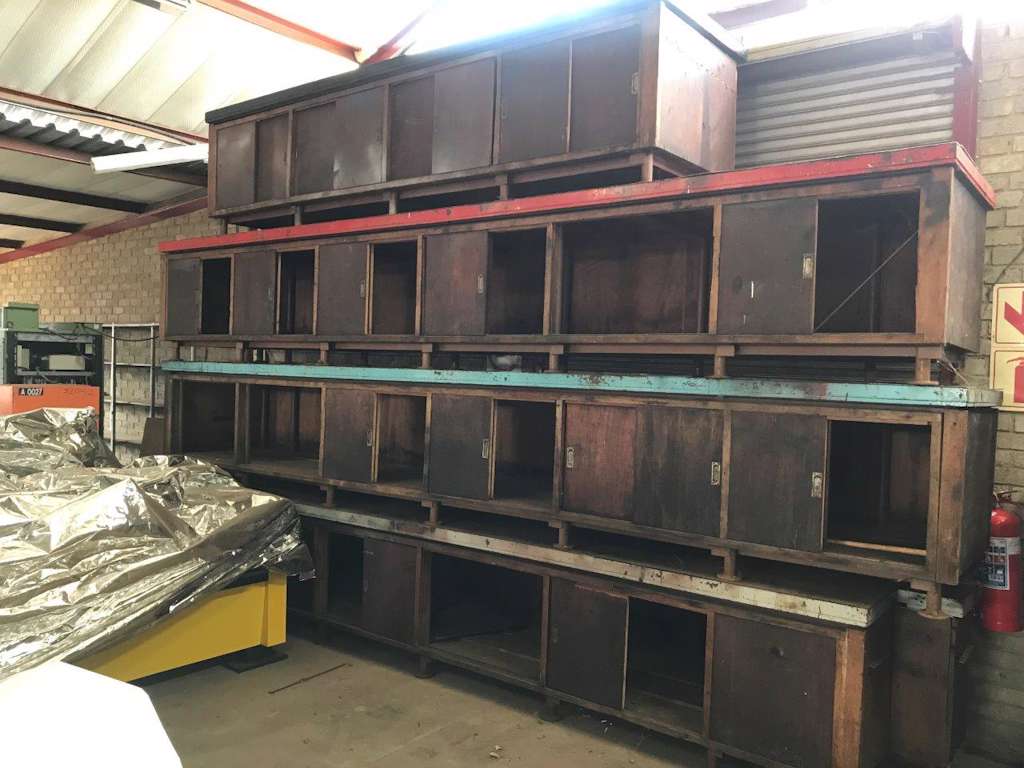 4300 x 910mm Steel Work Bench (9649)